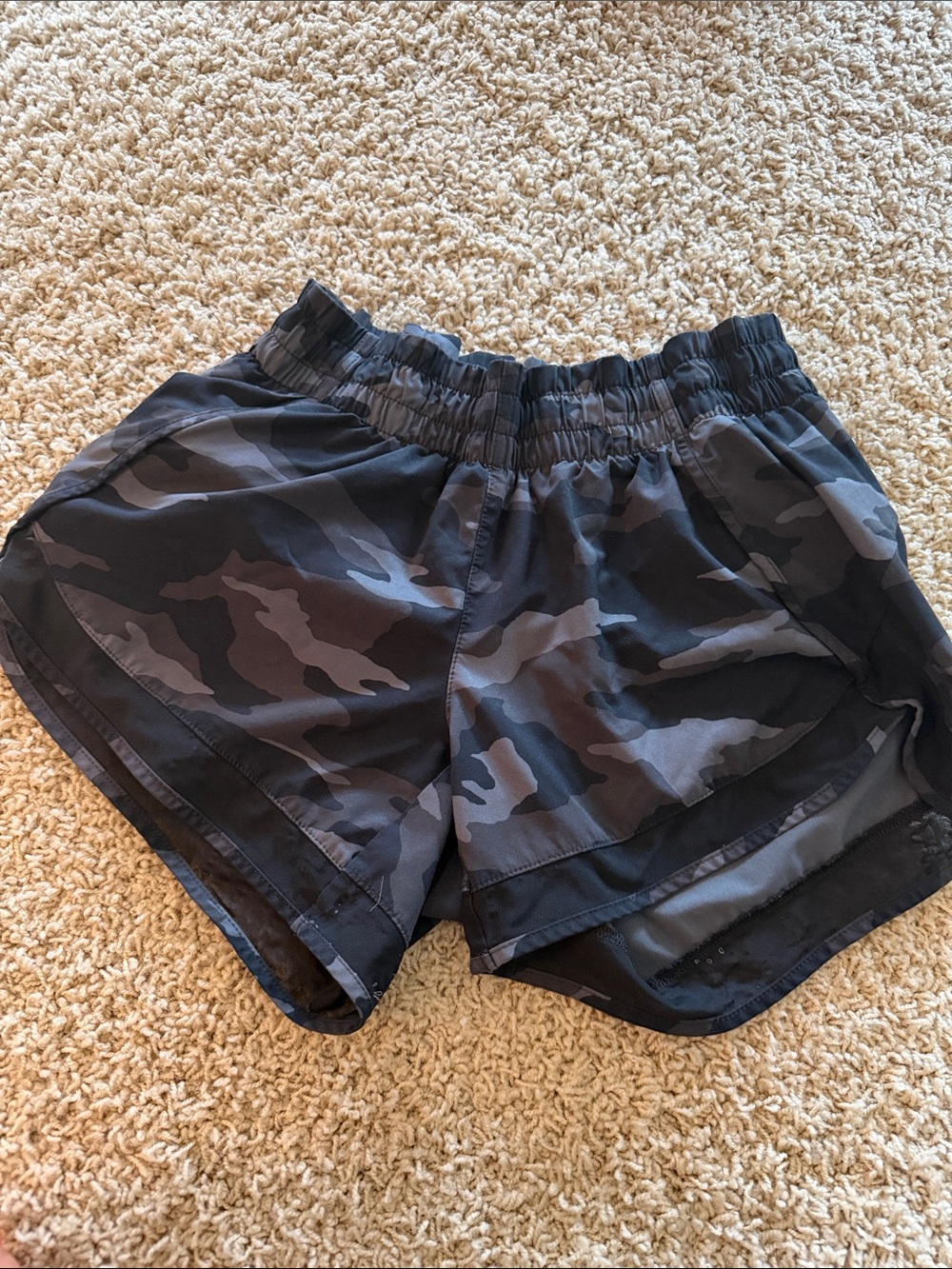 Womens Camouflage Elastic-Waist Training Shorts - Black/Grey
